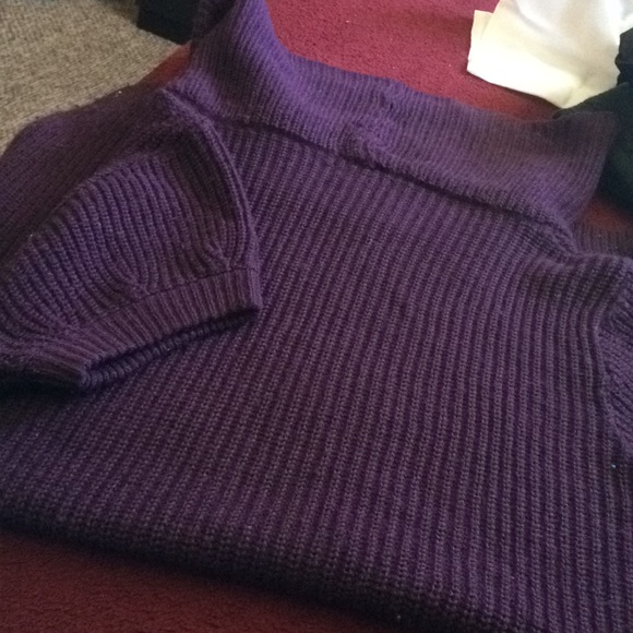 Sweater - Picture 4 of 5